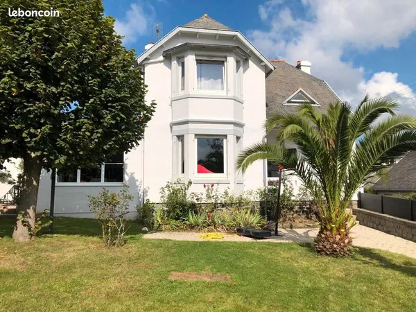Maison de charme avec jardin clos et garage - 3 chambres - Secteur Hôpital / École Saint-Joseph