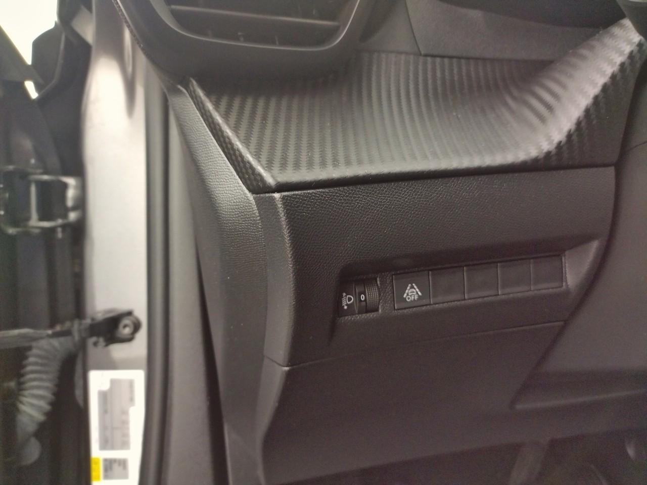 Peugeot 2008 puretech 130 s&s eat8 allure pack — photo 22