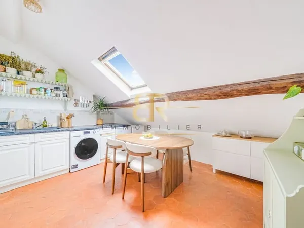 DERNIER è‰TAGE ASCENSEUR 59 M2 SOL