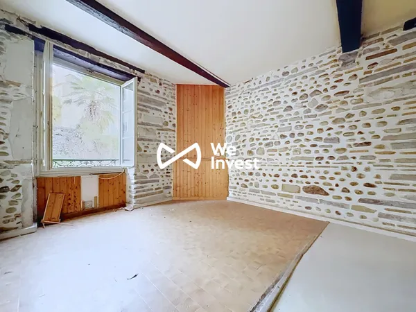 Appartement T3 de 53 m² à rénover dans un immeuble en pierre
