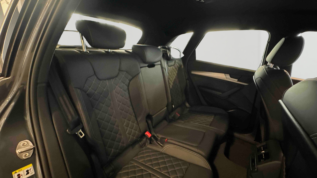 Audi Q5 50 TFSIe 299 S tronic 7 Quattro — photo 18