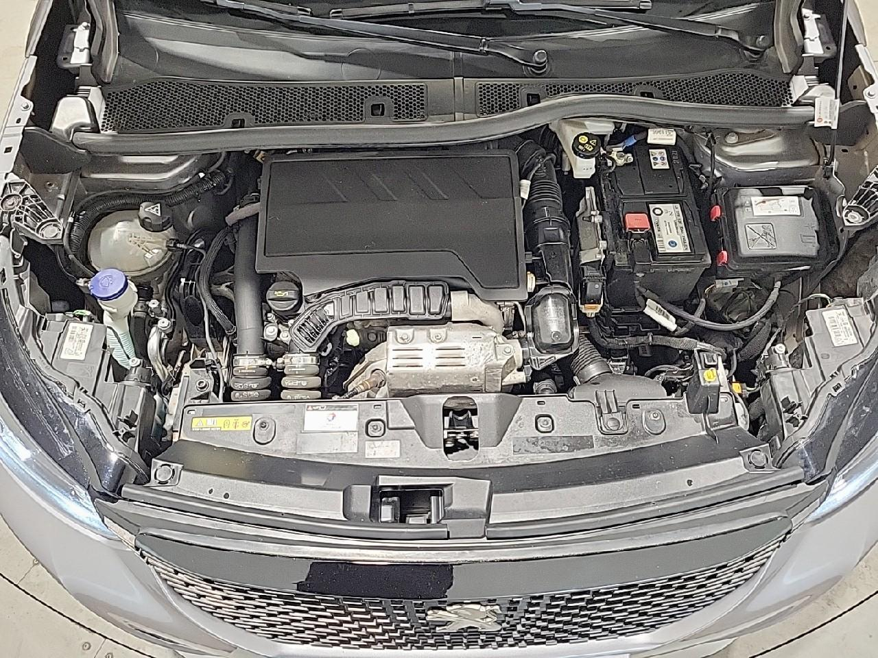 Peugeot 2008 puretech 130 s&s eat8 allure — photo 15