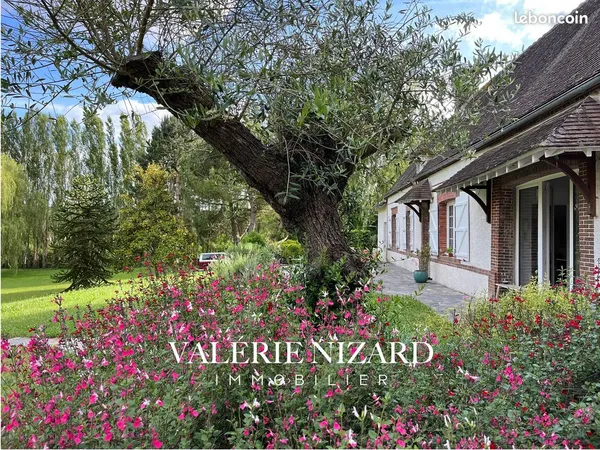 Belle longère avec dépendance - terrain de 8 500 m²