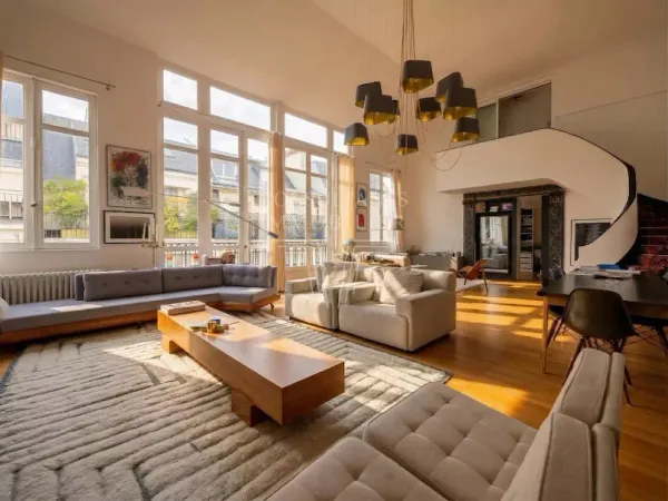 Appartement 6 pièces 230 m²