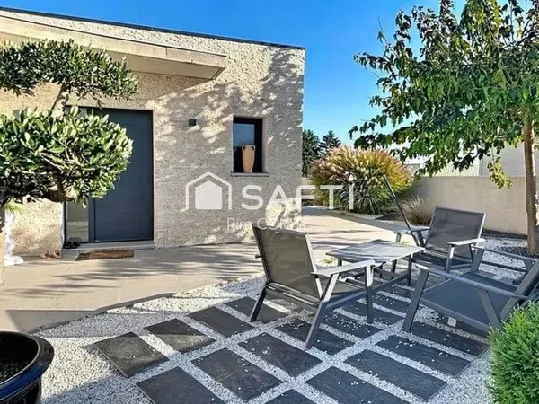 Coup de coeur pour cette grande maison lumineuse et agencée avec goût!!