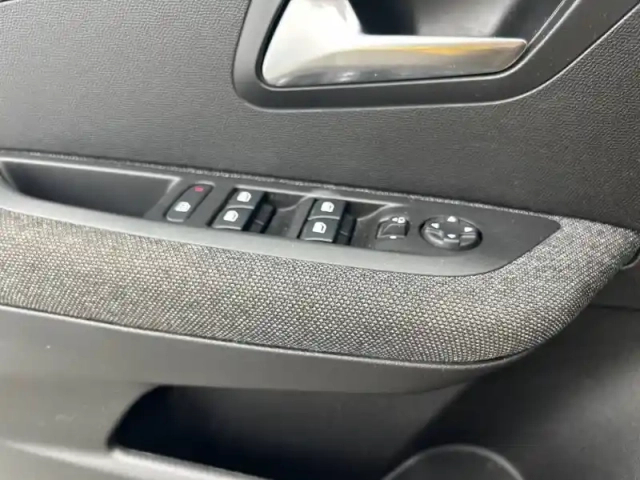 Peugeot 208 puretech 100 s&amp;s bvm6 — photo 43