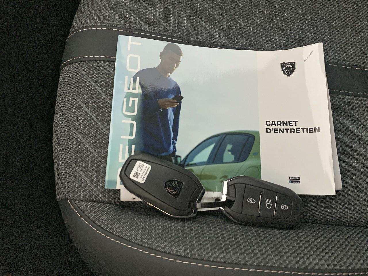 Peugeot 2008 hybrid 145 ch e-dcs6 allure — photo 18