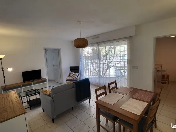 Appartement T2 (52 m2) avec balcon et garage