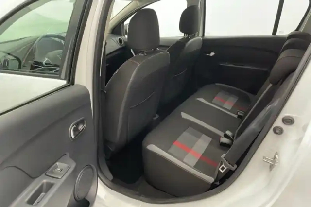 Dacia Sandero blue dci 95 — photo 48