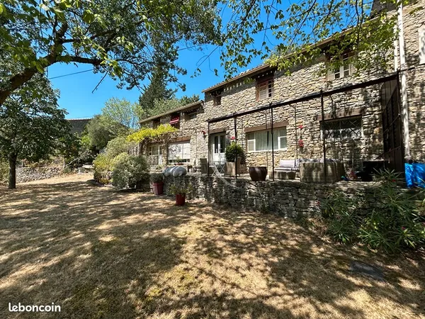 Maison 6 pièces 185 m²