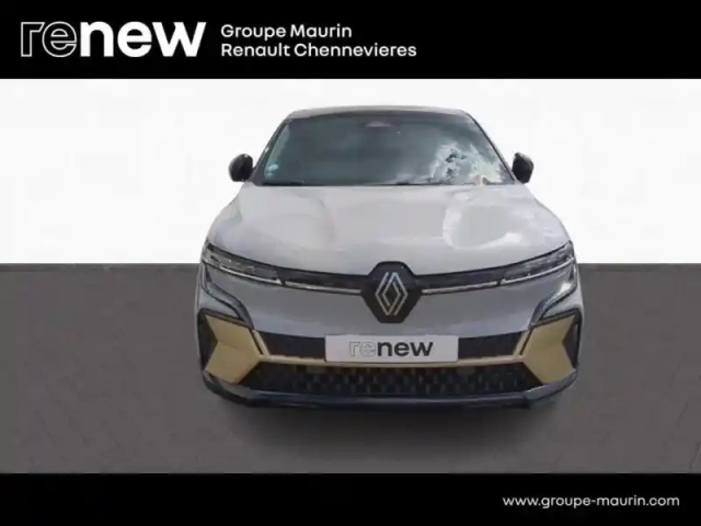 Renault Megane e-tech electric ev60 220ch iconic super charge -b — photo 2