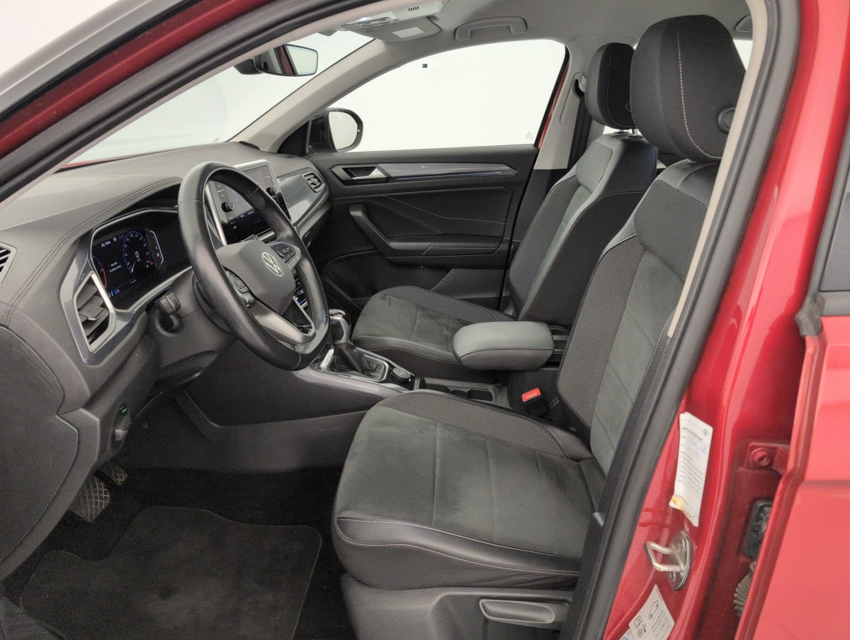 Volkswagen T-Roc — photo 17