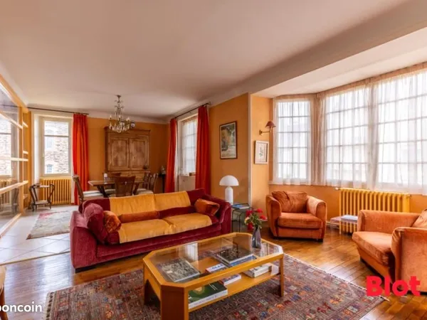 Maison 9 pièces 195 m²