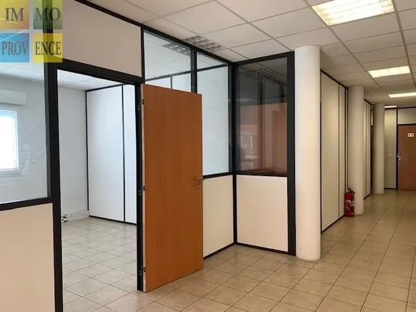 Bureau PMR 142 m2