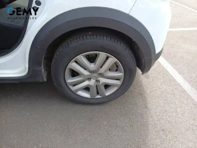 Dacia Sandero eco-g 100 - 22 — photo 11