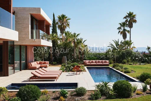 Maison 10 pièces 470 m²