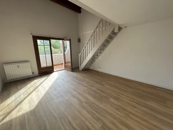 Toulon est quartier Petit bois: faux T4 78 m2 2 ème et derni