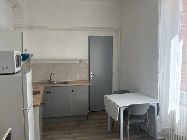 Studios meublés 32 m² + charges à prévoir