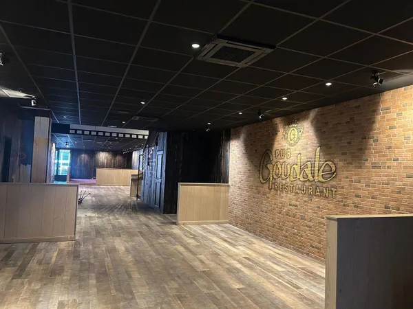 Local commercial 411 m²
