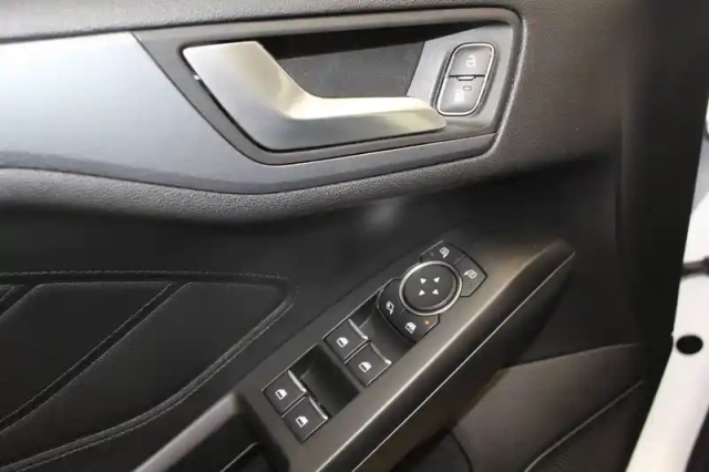 Ford Focus sw 1.0 ecoboost 125 s&amp;s — photo 18