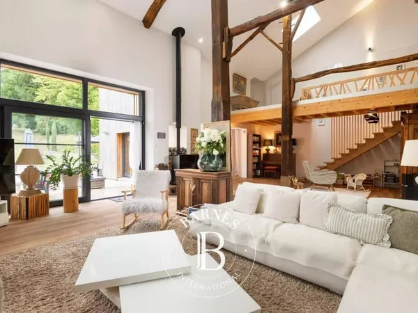 Maison 10 pièces 250 m²