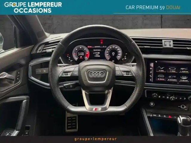 Audi Q3 35 tdi 150ch s line s tronic 7 — photo 5