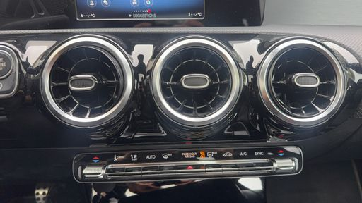 Mercedes Classe A 200 1.3 Ti 163 7G-DCT - AMG Line – 2020 – 72077 km – Essence – Boîte Automatique — photo 13