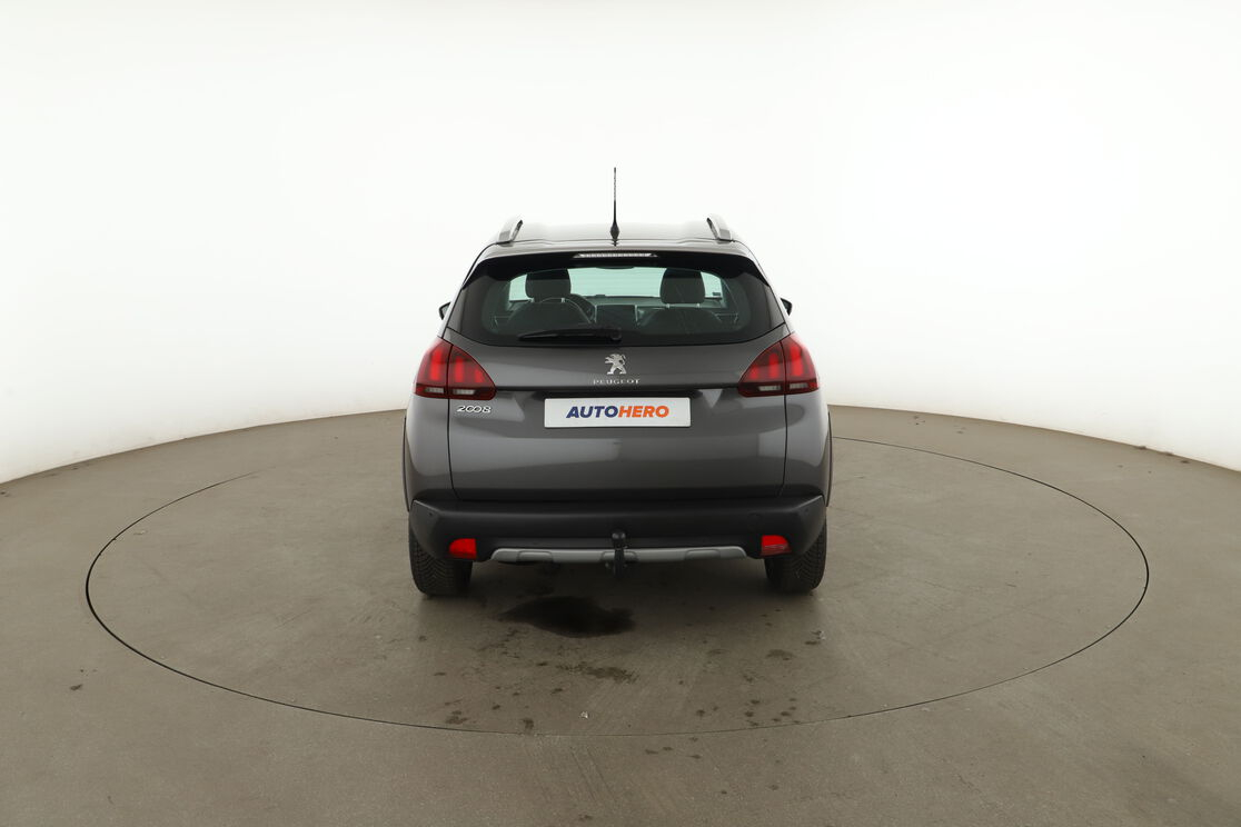 Peugeot 2008 1.5 Blue-HDi Allure EAT6 — photo 4