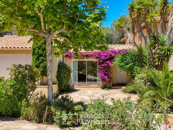 Villa familiale avec jardin et piscine à la Serinette
