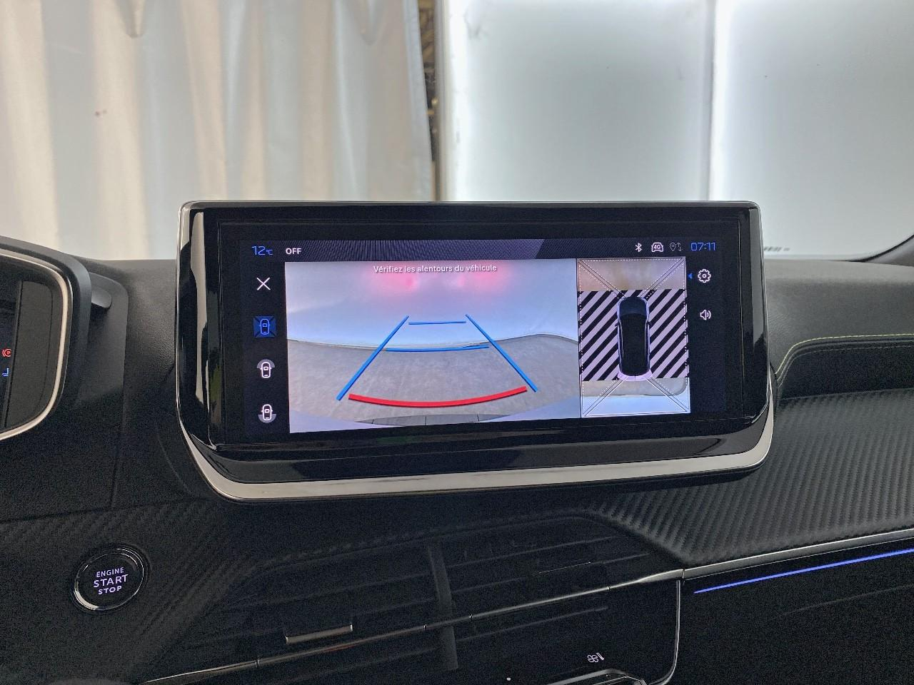 Peugeot 2008 hybrid 145 e-dcs6 gt — photo 18