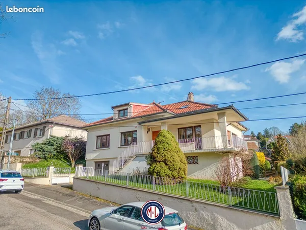 Maison 12 pièces 235 m²