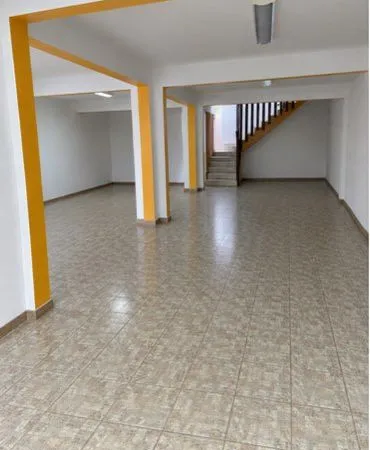 Location local 140m2