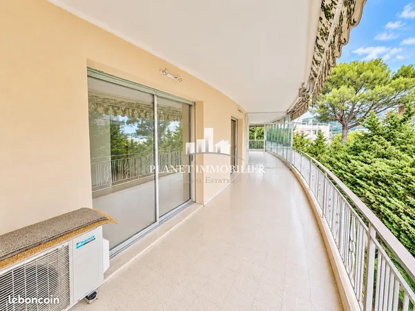 Appartement 4 pièces 140 m²