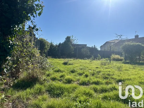 Terrain 615 m²