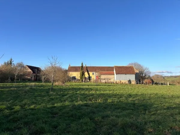 Ancien corps de ferme dans le Perche