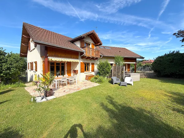 Malagny, ensemble de deux maisons (120 m² + 80 m² hab sur 1070 m² de terrain, coup de coeur !