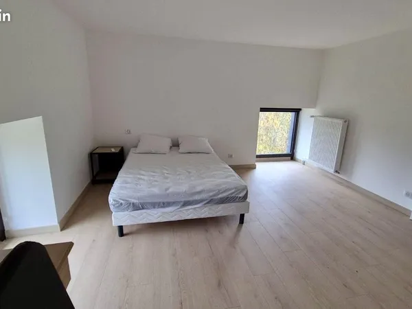 Location | Chambre | 27.77 m² | Rochefort-Montagne