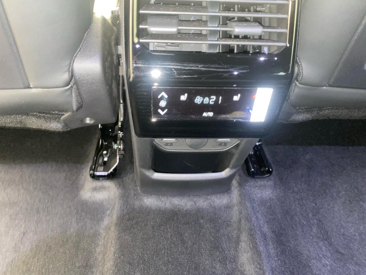 Peugeot 5008 hybrid 136 e-dcs6 gt — photo 24