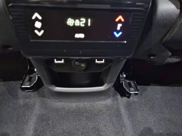 Peugeot 5008 hybrid 136 e-dcs6 — photo 53
