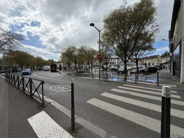Local commercial 120 m²