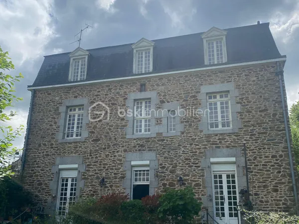 Maison 12 pièces 326 m²