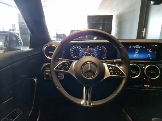 Mercedes Classe A 180 business line — photo 35