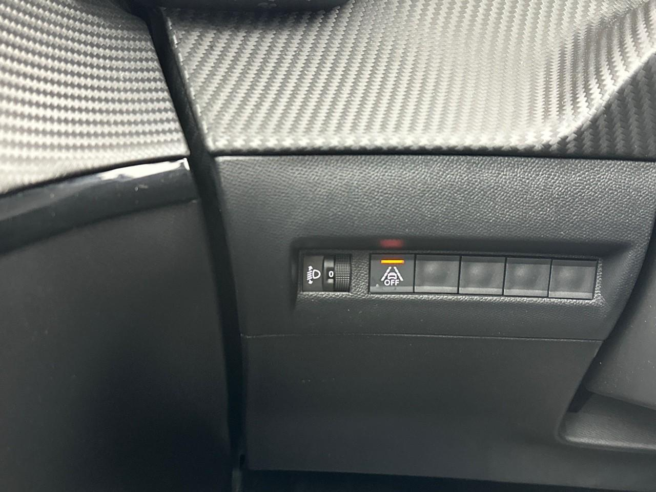 Peugeot 208 puretech 100 s&s eat8 style — photo 16