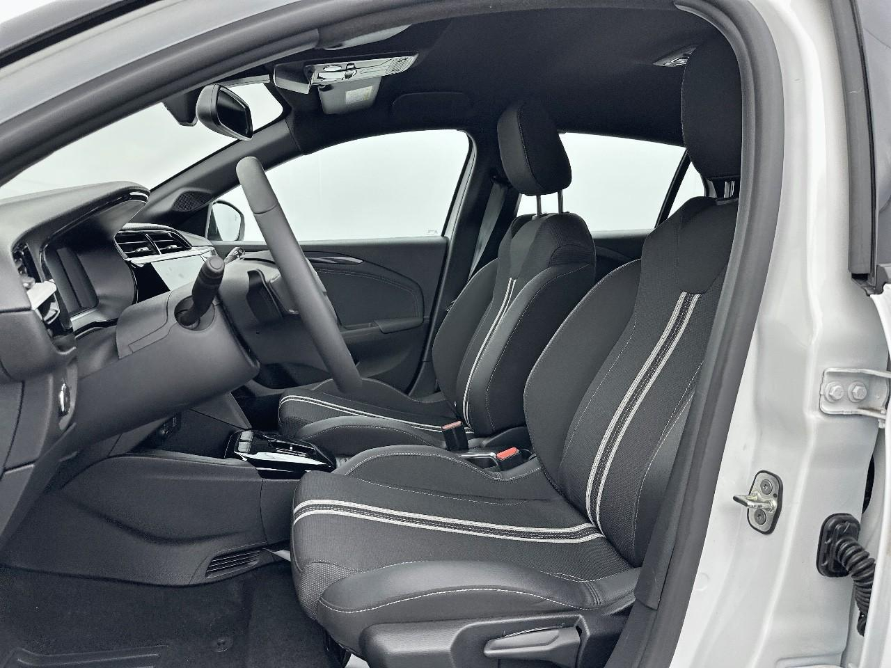 Opel Corsa 1.2 turbo hybrid 100 ch e-dct6 gs — photo 9