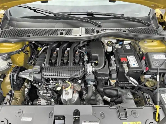 Peugeot 208 puretech 75 s&amp;s bvm5 like — photo 7