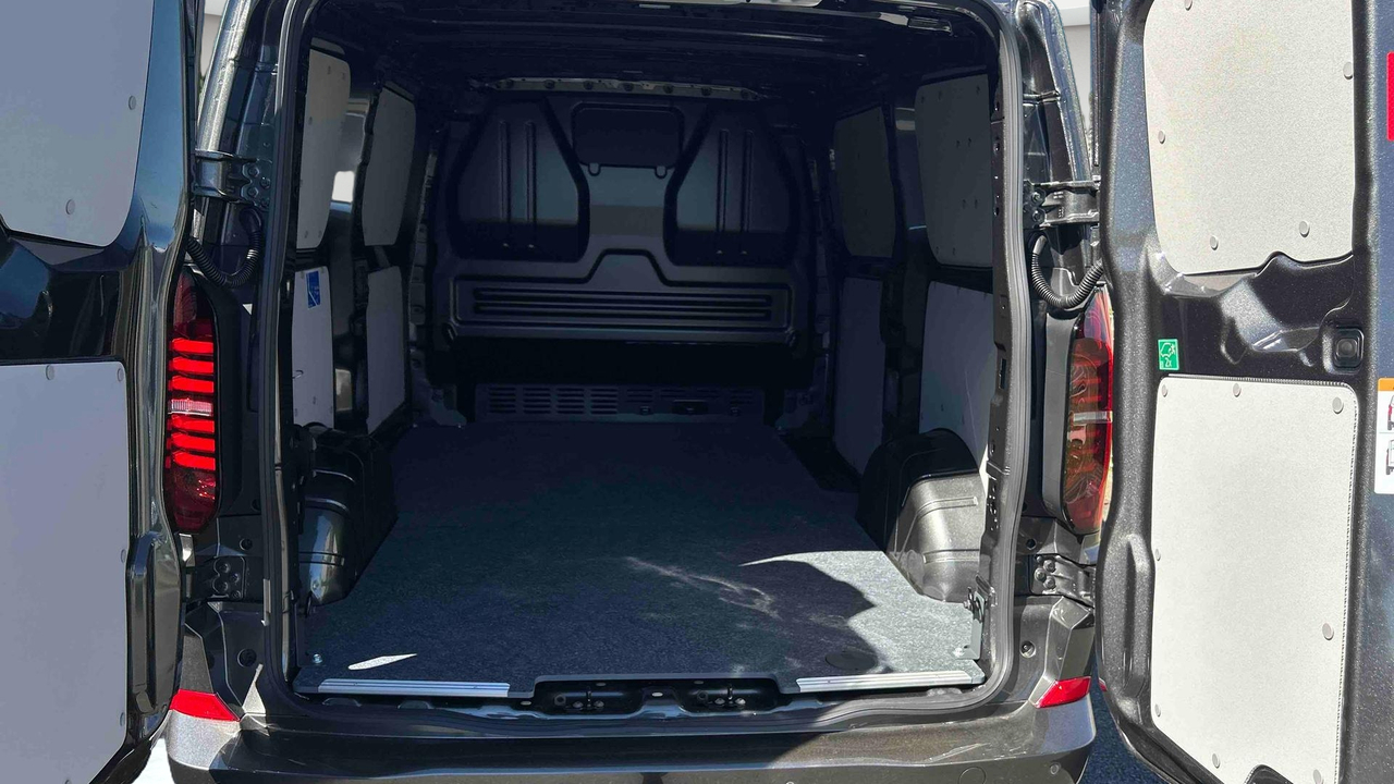 Volkswagen Utilitaires TRANSPORTER VAN L1H1 2.0 TDI 150 BVA8 — photo 12