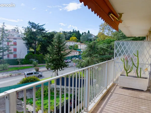 Appartement 3 pièces - 65 m² - Cannes (06400)