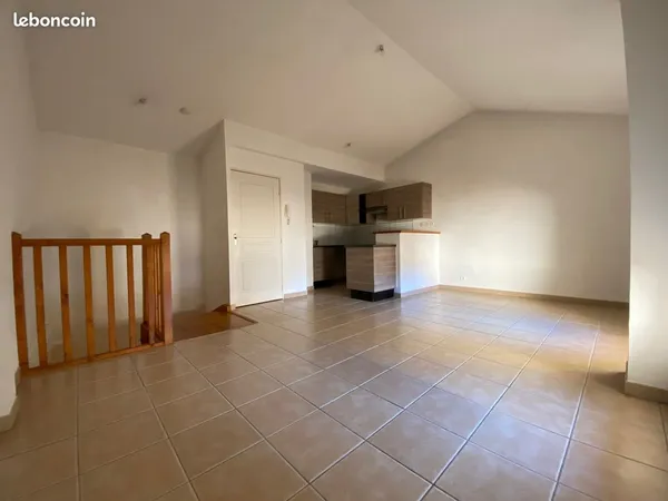 GUJAN-MESTRAS - BASSIN D'ARCACHON - T3 DUPLEX 61 m² - SOLARIUM - 2 PARKINGS