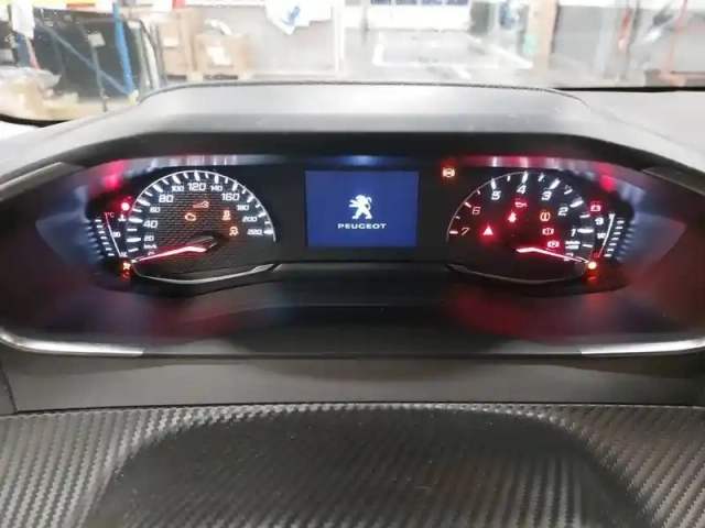 Peugeot 208 puretech 75 s&amp;s bvm5 — photo 20