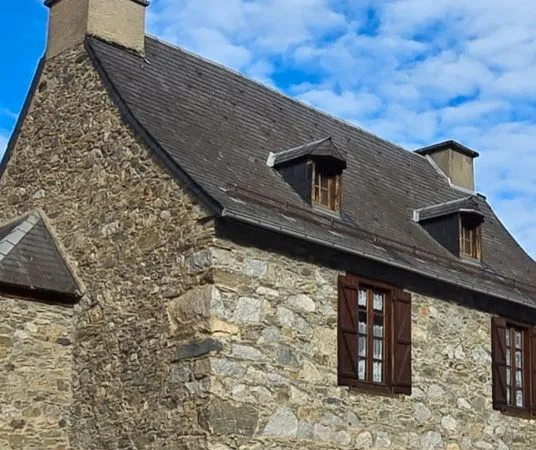 Maison dans les Pyrénées comprenant 3 appartement s